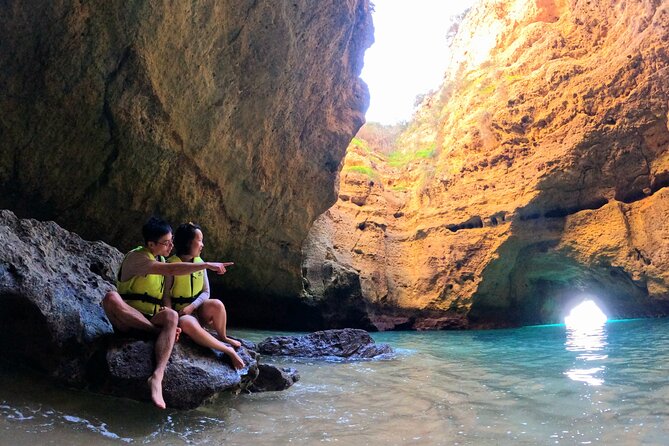 2-Hour Kayak through the Sea Caves of Benagil - Crowds, waves, and the real sea conditions