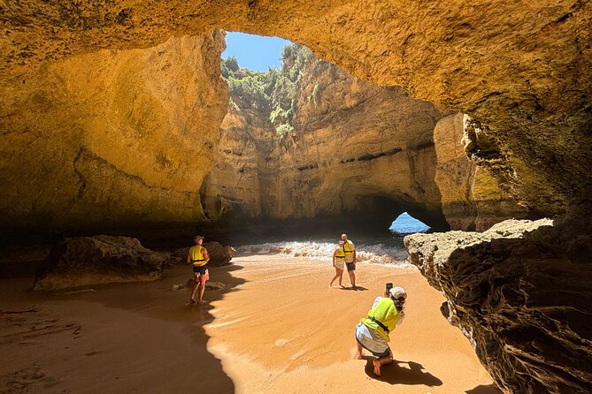 2-Hour Kayak through the Sea Caves of Benagil - The guide makes the difference