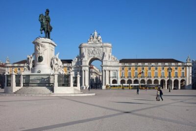 2 Hour Lisbon Sunset and Wine Sailing Tour
