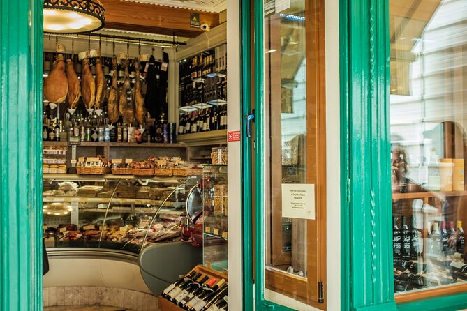 3-Hour Private Guided Walking Tour of Lisbon - Finishing in stylish Chiado