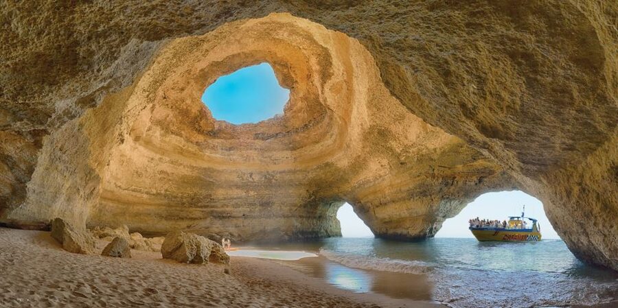 Albufeira: 2.5-Hour Benagil Caves & Dolphin Watching - Albandeira Arch and Praia da Marinha