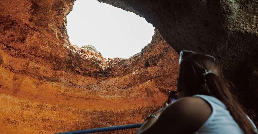 Albufeira: 2.5-Hour Dolphin Watching and Caves Trip - Key points at a glance