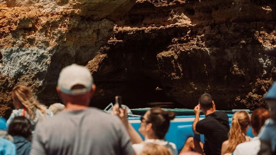 Albufeira: 2.5-Hour Dolphin Watching and Caves Trip - Galé, Salgados, and Armação de Pêra