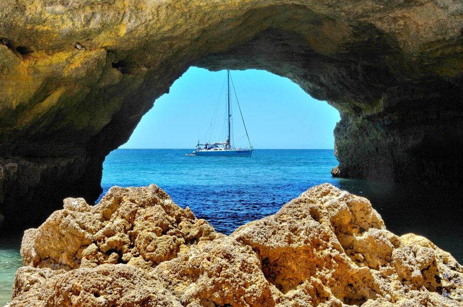 Albufeira: 3-Hour Yacht Daytime/Sunset Cruise to Benagil - Key Points Before You Book
