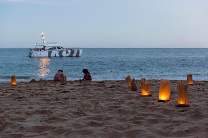 Albufeira: 6-Hour Sunset Dinner Catamaran Cruise with Open Bar - Sunset across Armação de Pêra Bay