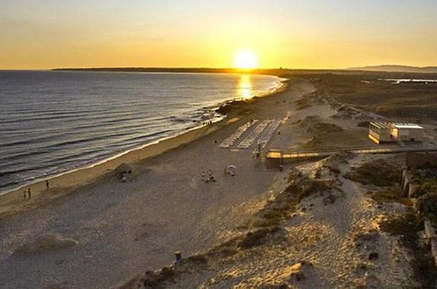 Albufeira: Beaches, Old Town, and Salgados Lagoon Jeep Tour - Salgados Lagoon adds birds and a quieter finish