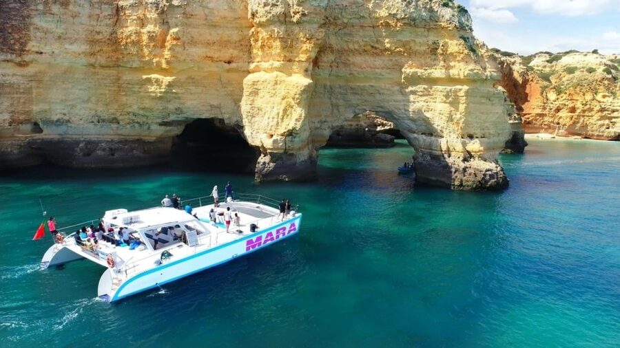 Albufeira: Catamaran Cruise with BBQ & Open Bar on the Beach - Galé, Benagil, and Carvoeiro from the sea