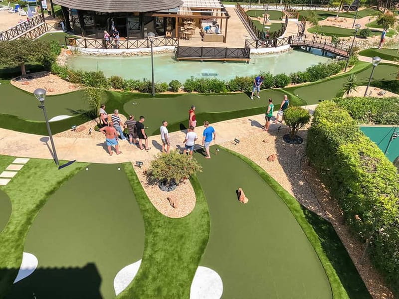 Albufeira: MiniGolf Adventure Park Entry Ticket - A central Albufeira activity with an easy rhythm