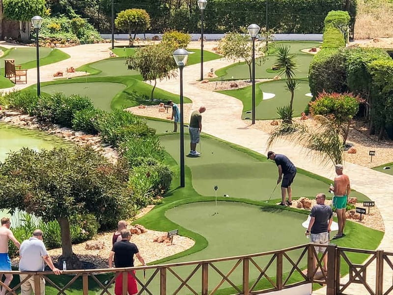 Albufeira: MiniGolf Adventure Park Entry Ticket - Practical tips for a smoother round