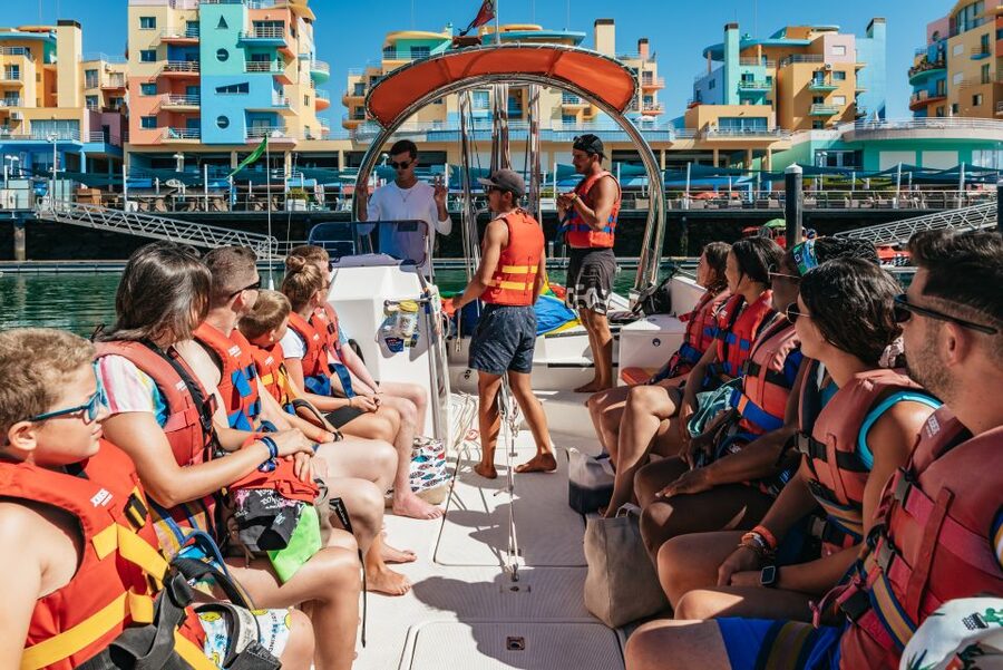 Albufeira: Parasailing Boat Trip - The boat ride back and the photo option