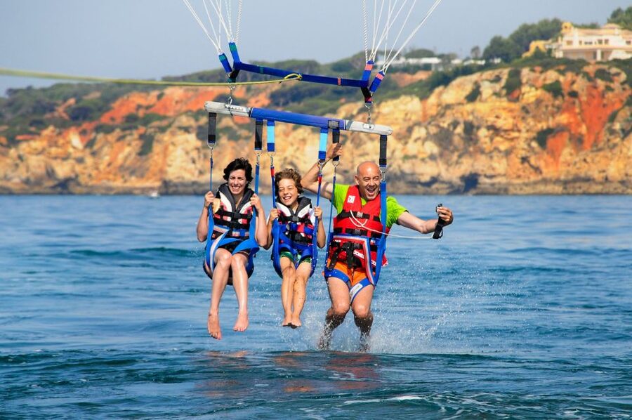 Albufeira: Single, Double or Triple Parasailing Tour - Practical tips for a smoother flight