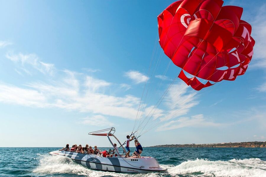 Albufeira: Single, Double or Triple Parasailing Tour - Safety instructions before takeoff