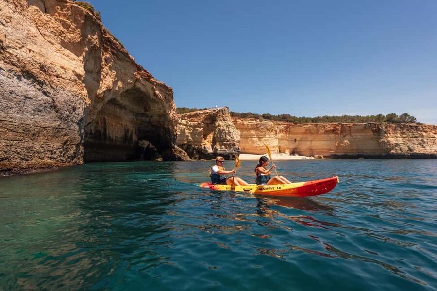Algarve: Benagil Sea Cave Sunrise or Sunset Kayak Experience - The 20-minute welcome near Benagil