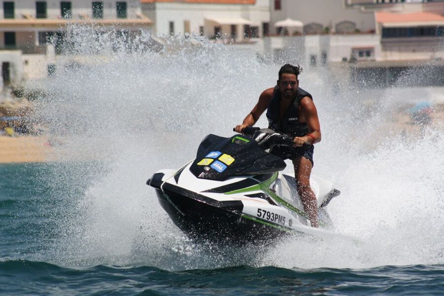 Algarve: Jet Ski Rental in Armação de Pêra - The safety briefing comes first