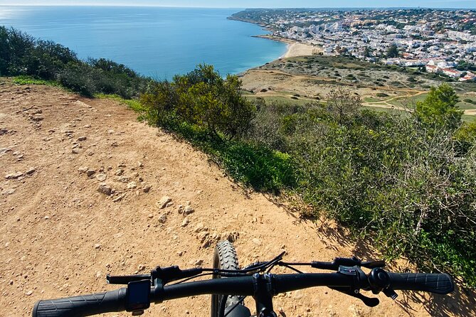 Algarve: Lagos sightseeing guided tour with E-bikes - Starting near Lagos Marina