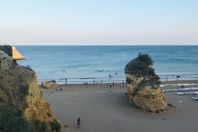 Algarve: Lagos sightseeing guided tour with E-bikes - Praia do Camilo, one of the first big views