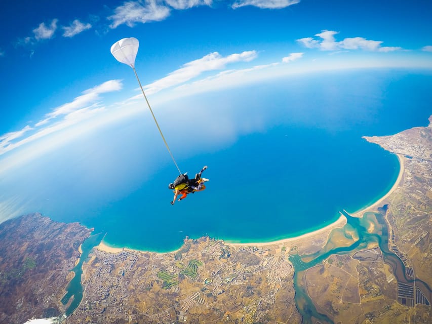 Algarve: Tandem Skydiving Adventure 15,000 to 10,000 Feet - Who will enjoy this most?