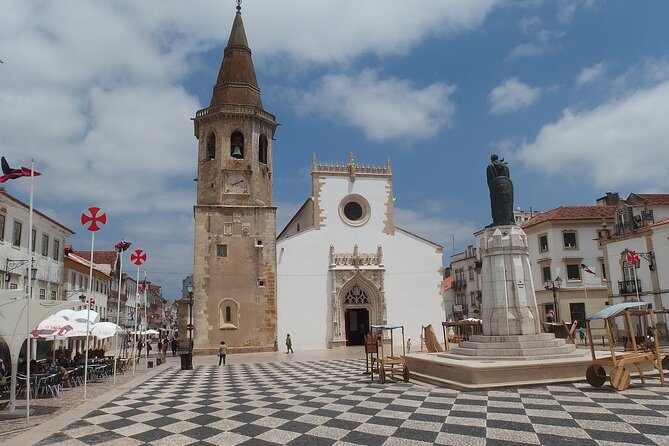 All of Tomar's history and loads of fun. - Climbing to Castelo de Tomar
