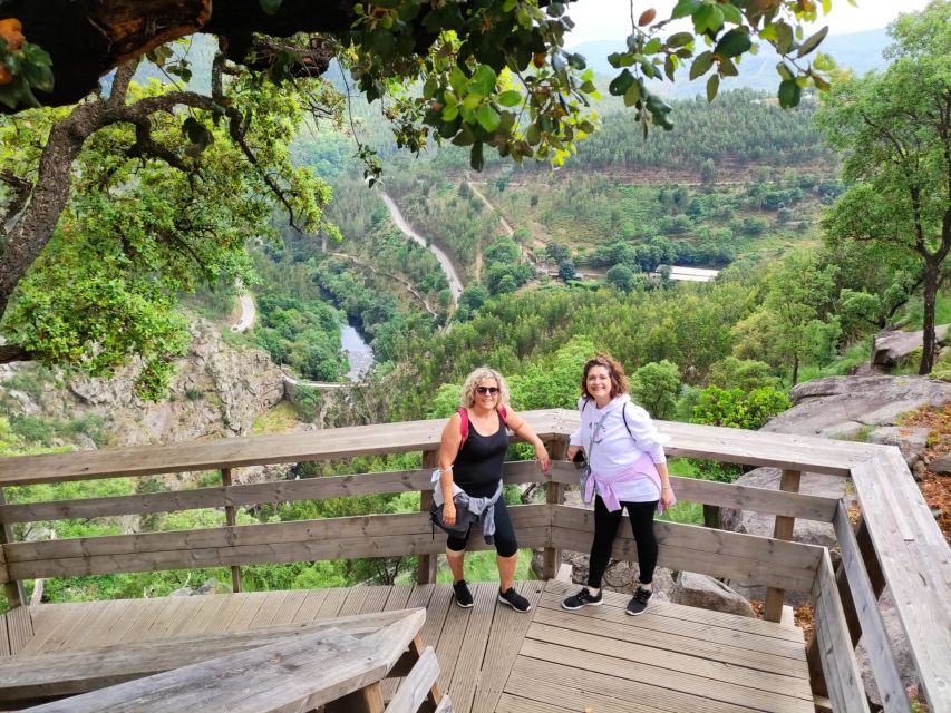 Alvarenga: Paiva Walkways and 516 Arouca Bridge Guided Tour - Walking the Paiva Walkways for 8 kilometers