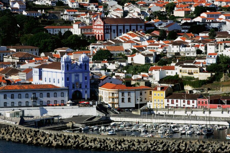 Angra do Heroísmo: Walking Tour with Local Pastry and Coffee - Sé Catedral, Angra’s major church