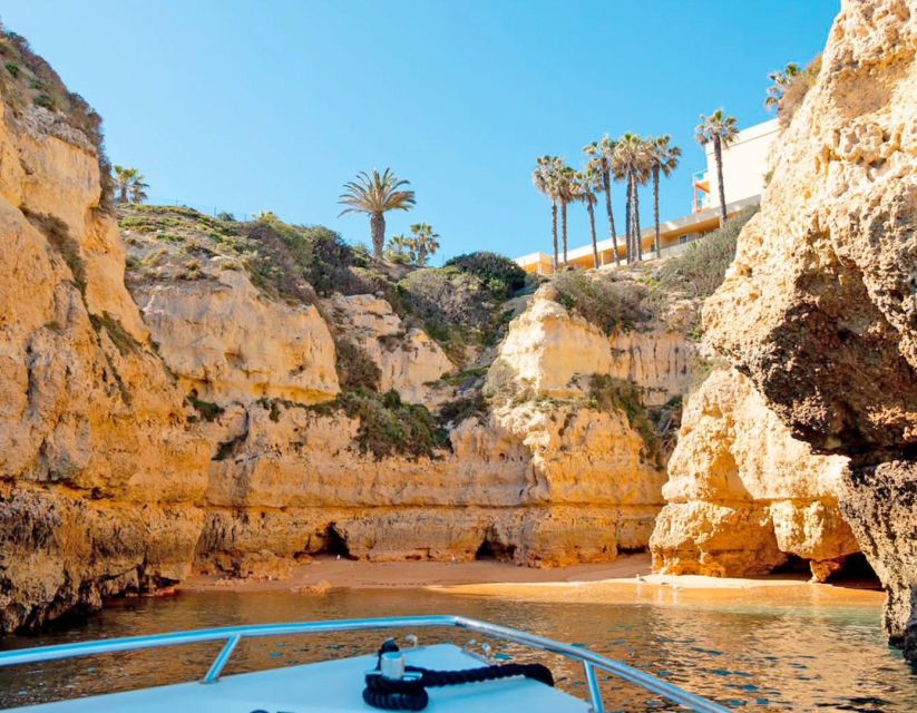 Armação de Pêra: Benagil´s 15 Best Caves Boat Tour - The first coves: Beijinhos to Nossa Senhora da Rocha