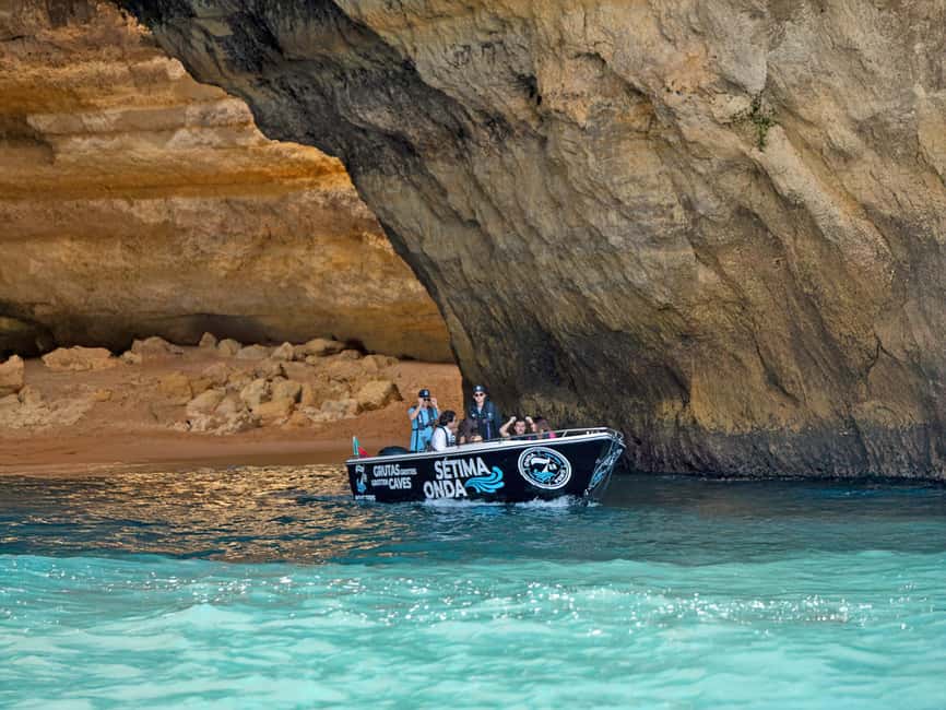Armação de Pêra: Benagil´s 15 Best Caves Boat Tour - Fontainhas, Albandeira, and the natural arch