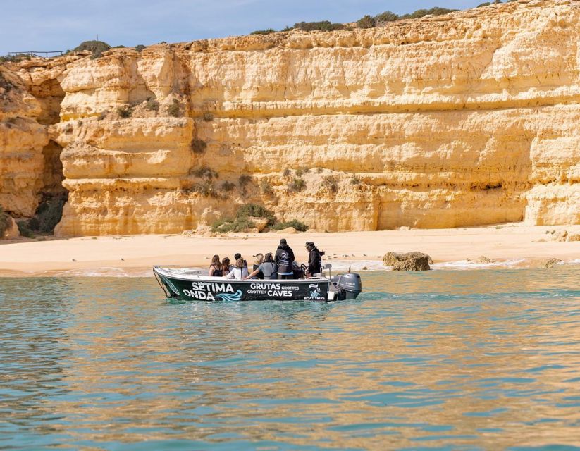 Armação de Pêra: Benagil´s 15 Best Caves Boat Tour - Cão Raivoso and the approach to Benagil