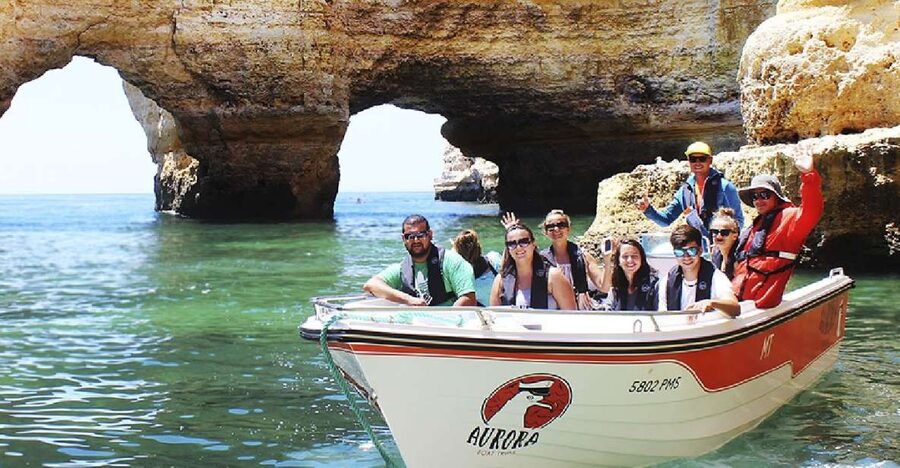 Armação de Pêra: Guided Boat Tour of Benagil's 15 Best Caves - Captain’s Cave and Benagil Cave