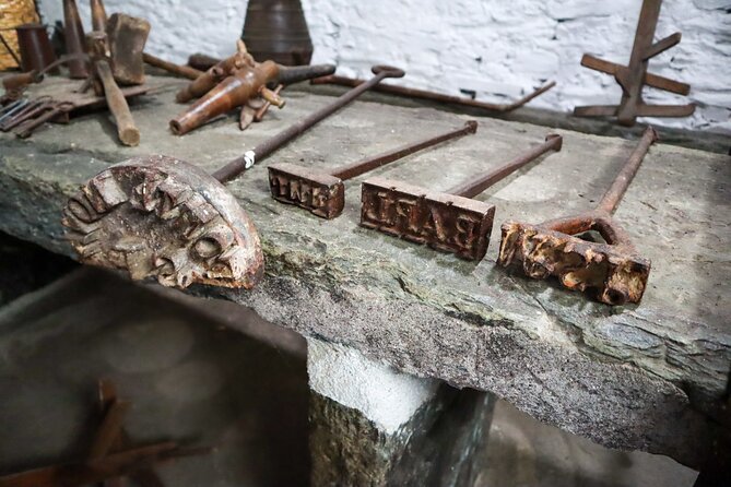 Authentic Small Group Douro Wine Tour with Lunch & River Cruise - Pinhão, the Rabelo boat, and lunch