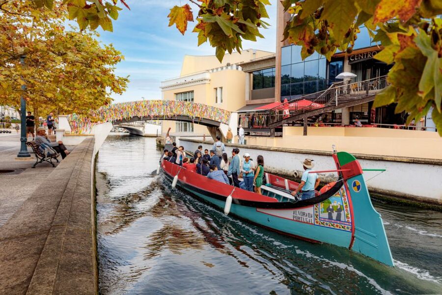Aveiro: Scenic Guided Boat Tour - Key points at a glance