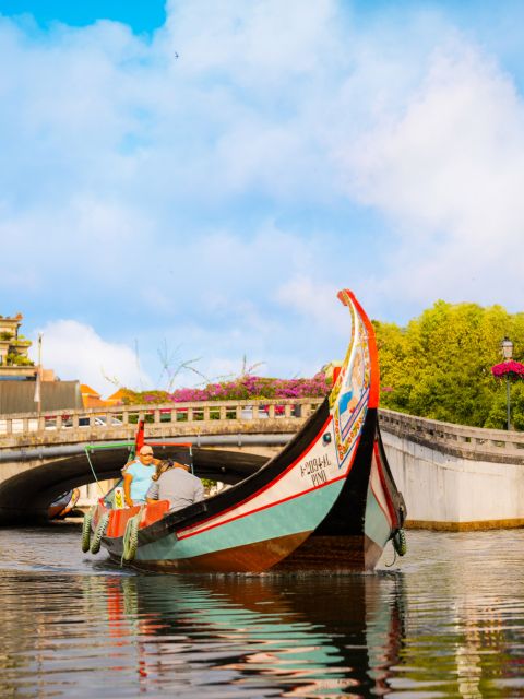 Aveiro: Scenic Guided Boat Tour - Finding the mint-blue boats at Aveiro Moments
