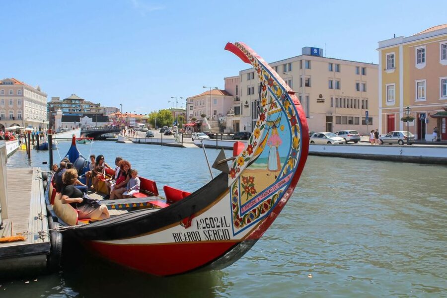 Aveiro: Traditional Moliceiro Boat Tour - Why Aveiro is best understood by boat