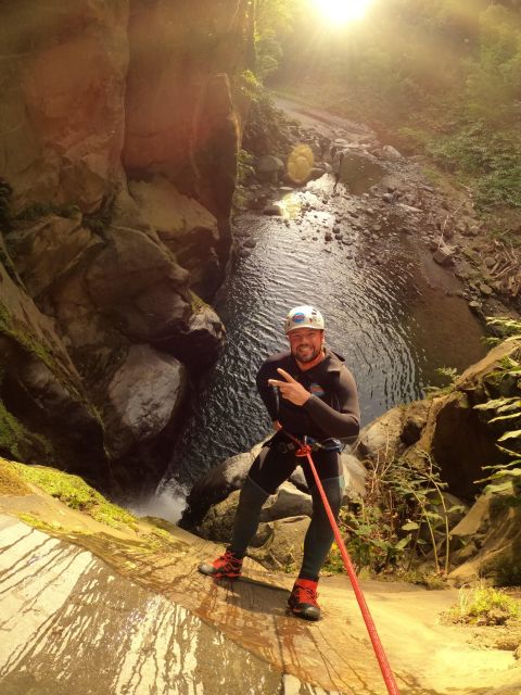Azores: Canyoning in Salto do Cabrito - Scrambling through the riverbed