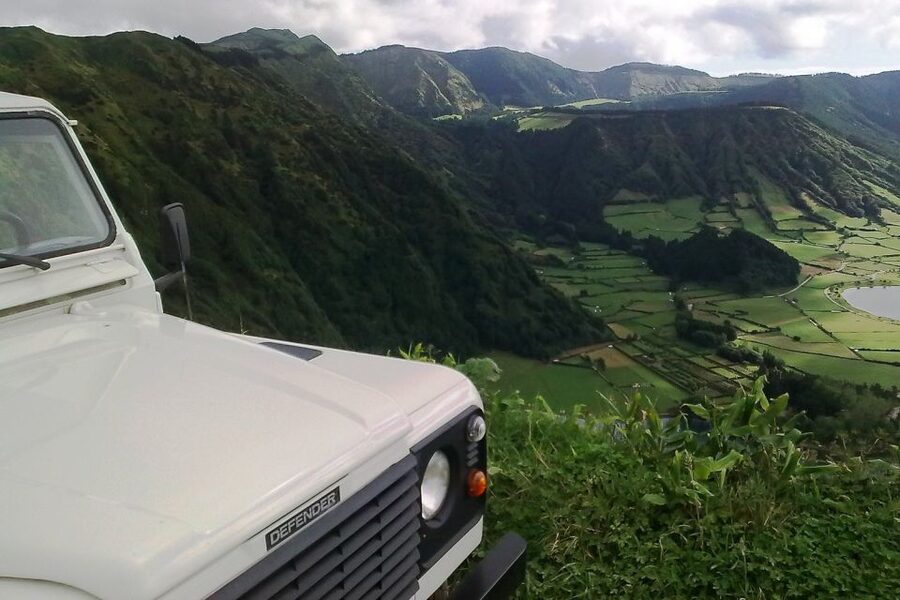 Azores: Sete Cidades Scenic Jeep Tour from Ponta Delgada - Muro das Nove Janelas: a leafy first stop