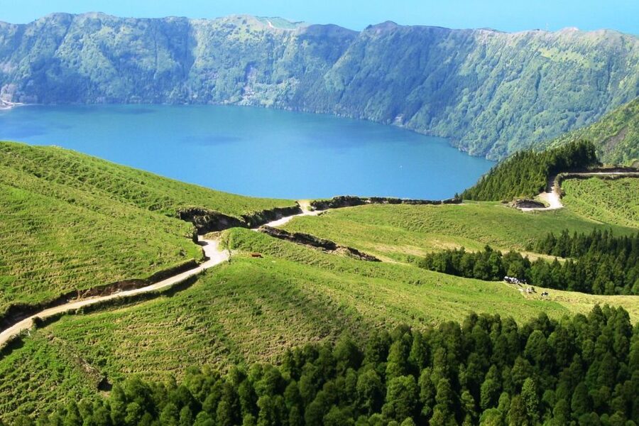 Azores: Sete Cidades Scenic Jeep Tour from Ponta Delgada - Beyond the famous pair: Rasa, Santiago, and Carvão