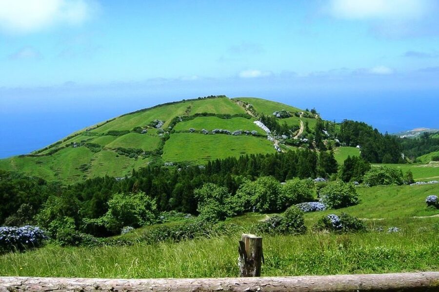 Azores: Sete Cidades Scenic Jeep Tour from Ponta Delgada - Pickup from Ponta Delgada and the ride uphill