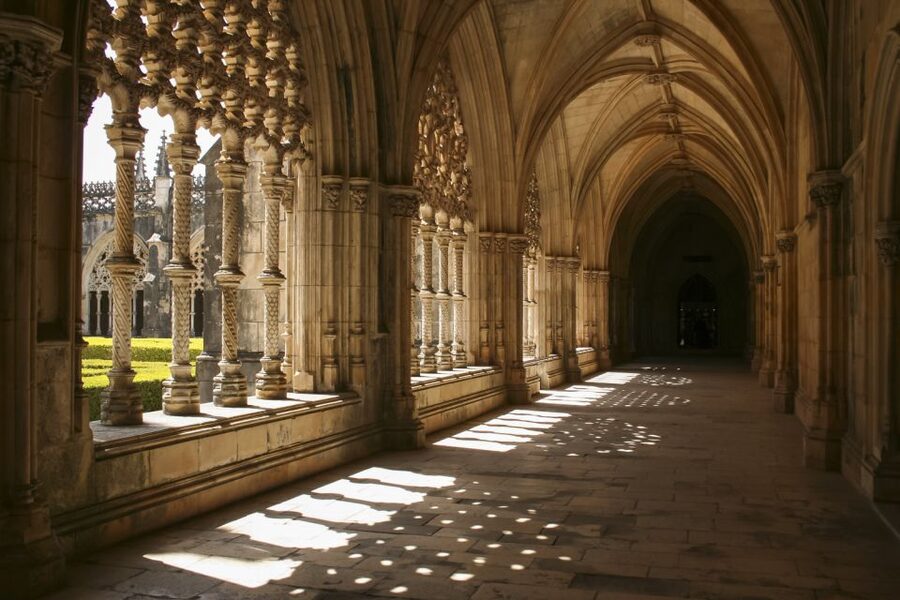 Batalha Monastery Entrance Ticket - Entering the church and its 32.5-metre nave