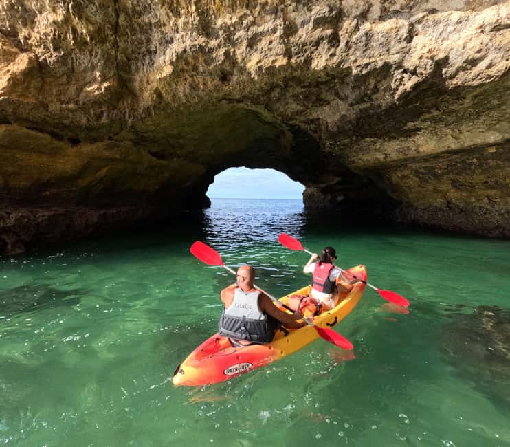 Benagil: 1:30Hour Kayak Rental with Private Parking - The Praia da Marinha swimming stop