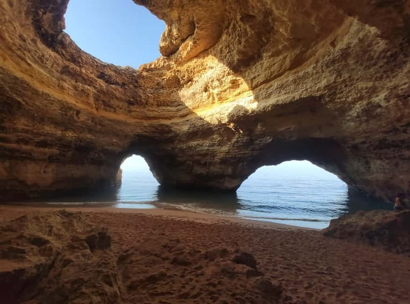 Benagil Cave - Kayak Guided tour - Crowding, safety, and the limits of the experience