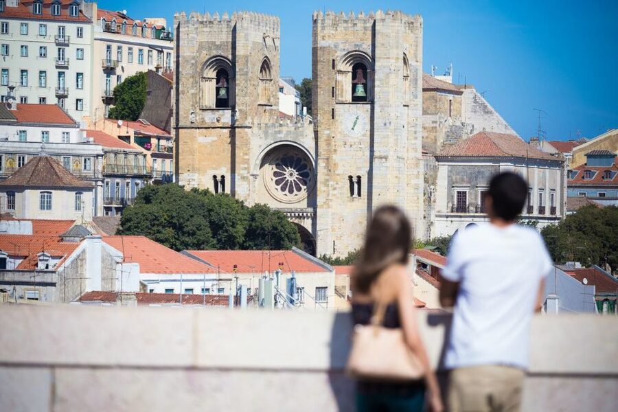 Best of Lisbon Walking Tour: Rossio, Chiado & Alfama - Alfama, Fado, and a small taste of local life
