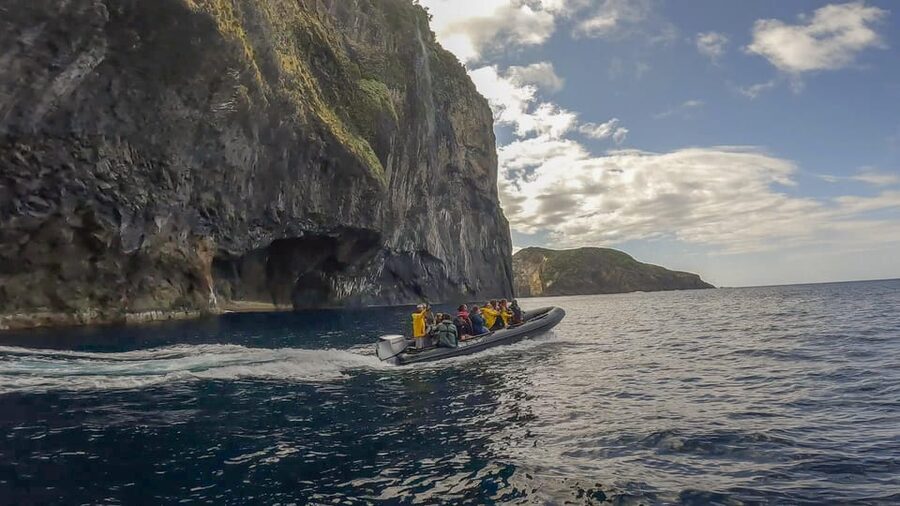 Boat Trip to Corvo and Island Sightseeing Tour - Reaching Corvo and arranging the crater ride