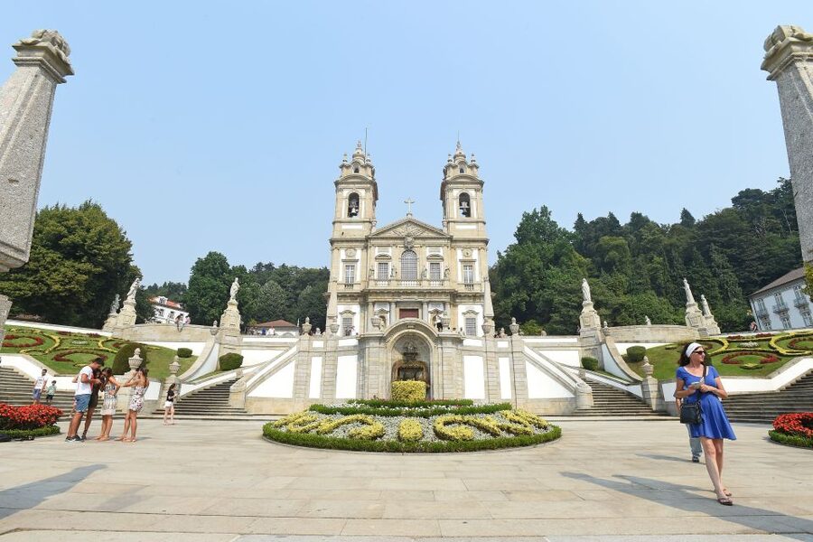 Braga: Tuk Tuk City Tour - Museums and churches along the route