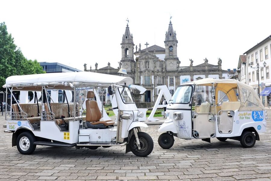 Braga: Tuk Tuk City Tour - Starting at Largo Carlos Amarante