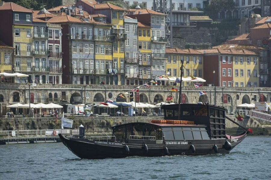 Bridges Cruise with World of Discoveries or Sunset Option - What the $20 price really buys you