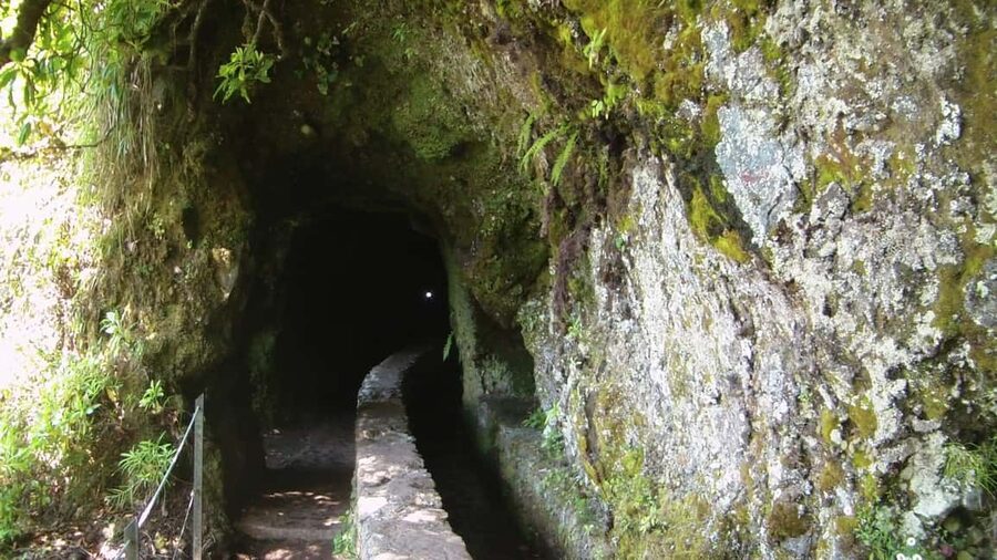 Caldeirão Verde: Queimadas PR9 Transfer and Self-Guided Hike - Why the self-guided format works