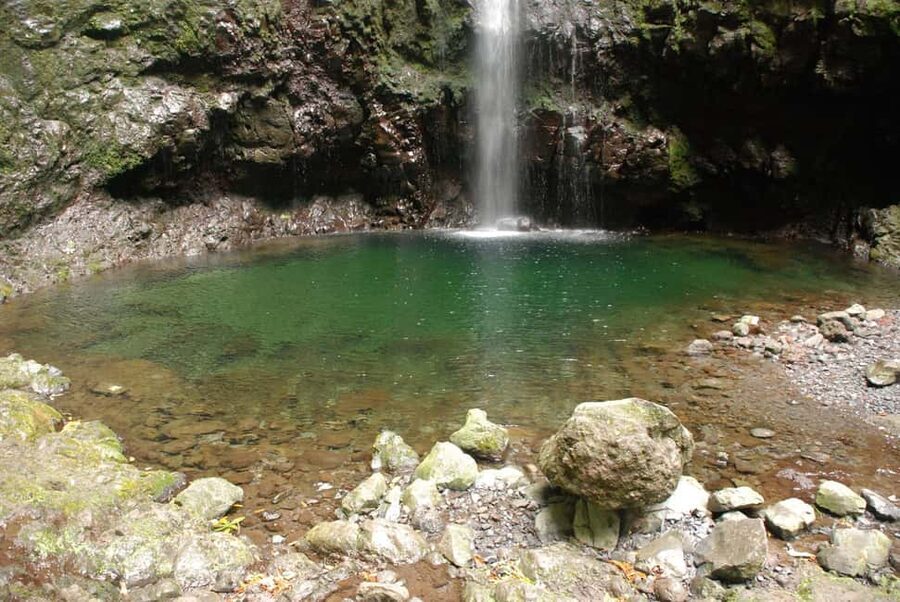 Caldeirão Verde: Queimadas PR9 Transfer and Self-Guided Hike - Timing matters more than most people expect