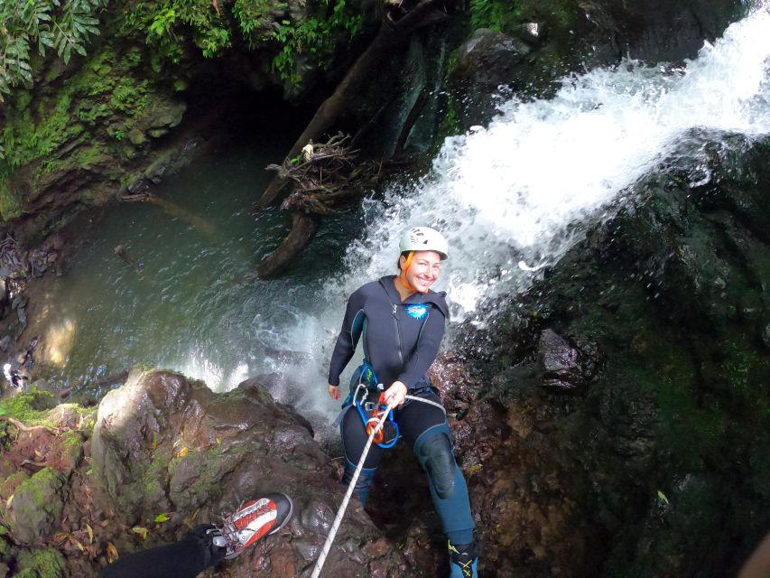 Canyoning in Ribeira dos Caldeirões - The first briefing sets the tone