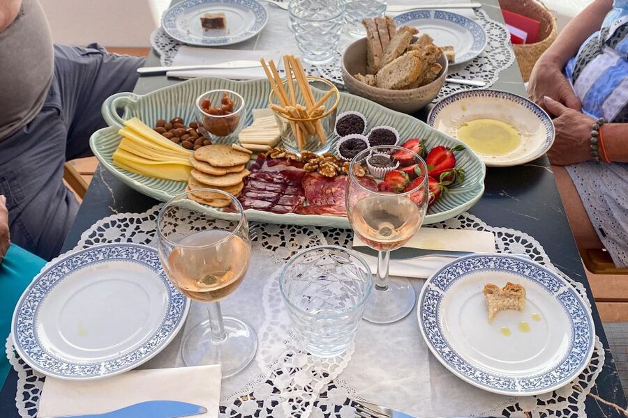 Carvoeiro/Portimão/Alvor: Wine Tour w/ Tasting, Tapas, Music - Is $68 good value?