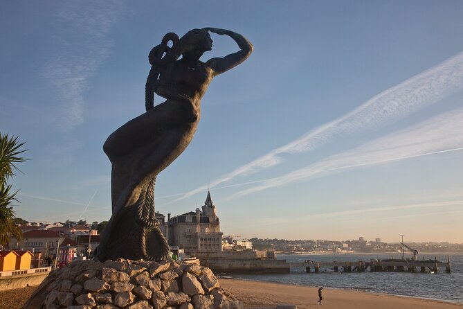 Cascais: Glamour and Decay by The Lisbon Coastline - Private Tour - The old fishing village and the court-town transformation