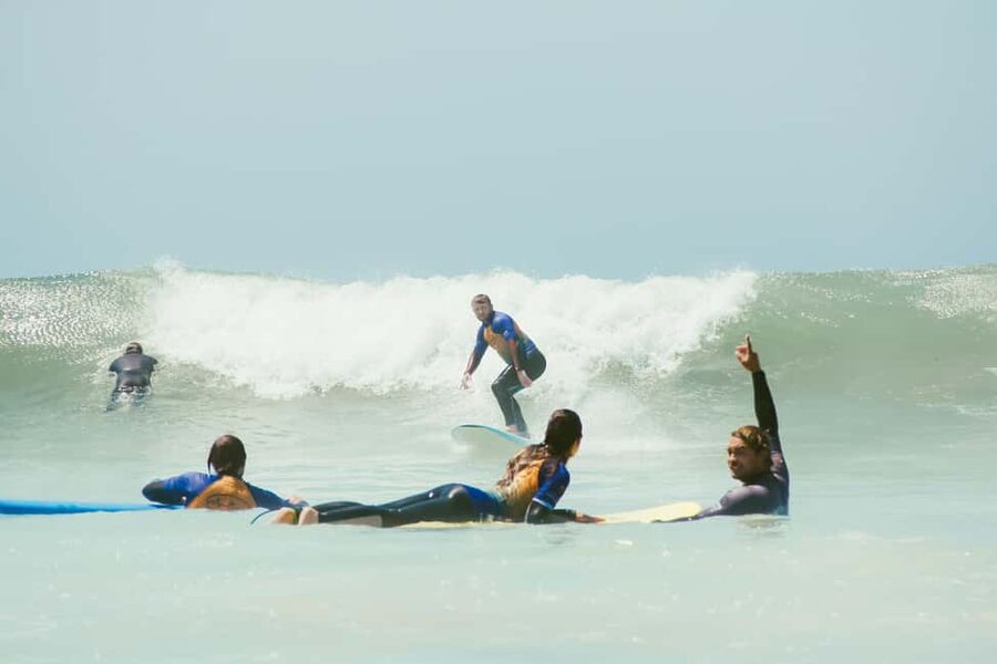 Cascais: Local Surf Experience - The two-hour lesson, from sand to surf